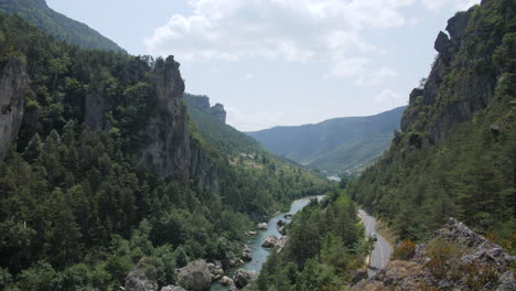 Beautiful-gorges-du-Tarn-Pas-de-soucy-belvedere-view